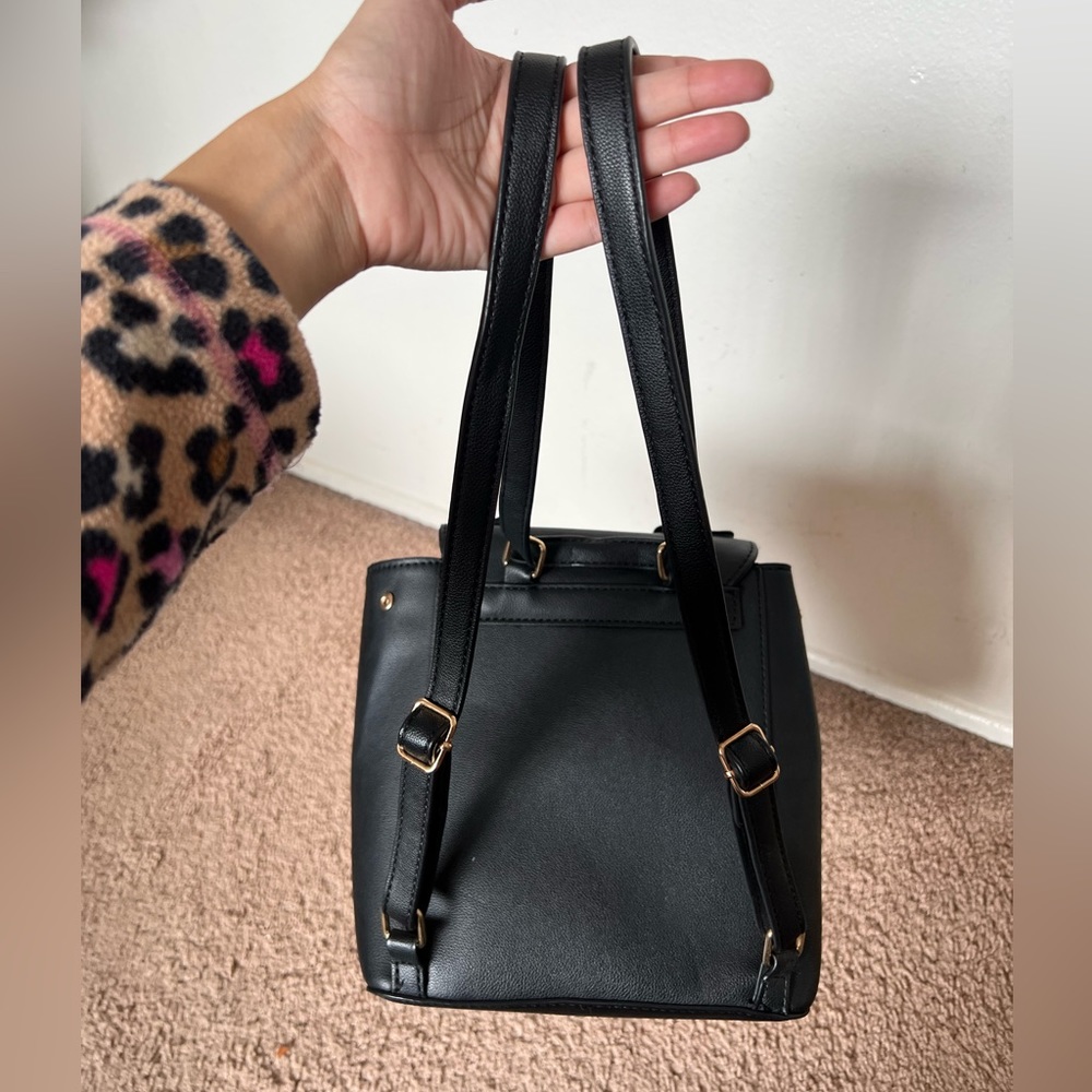 Guess backpack 🎒 - Picture 6 of 6